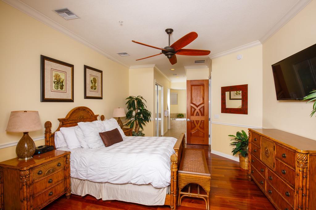 Key West Harbour Oceanfront Suites Room photo